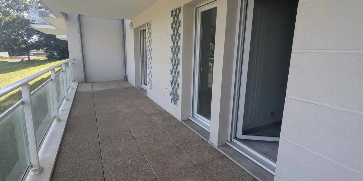 vue terrasse appartement T3 à vendre sur Tours, proche piscine du Lac | Vente 37