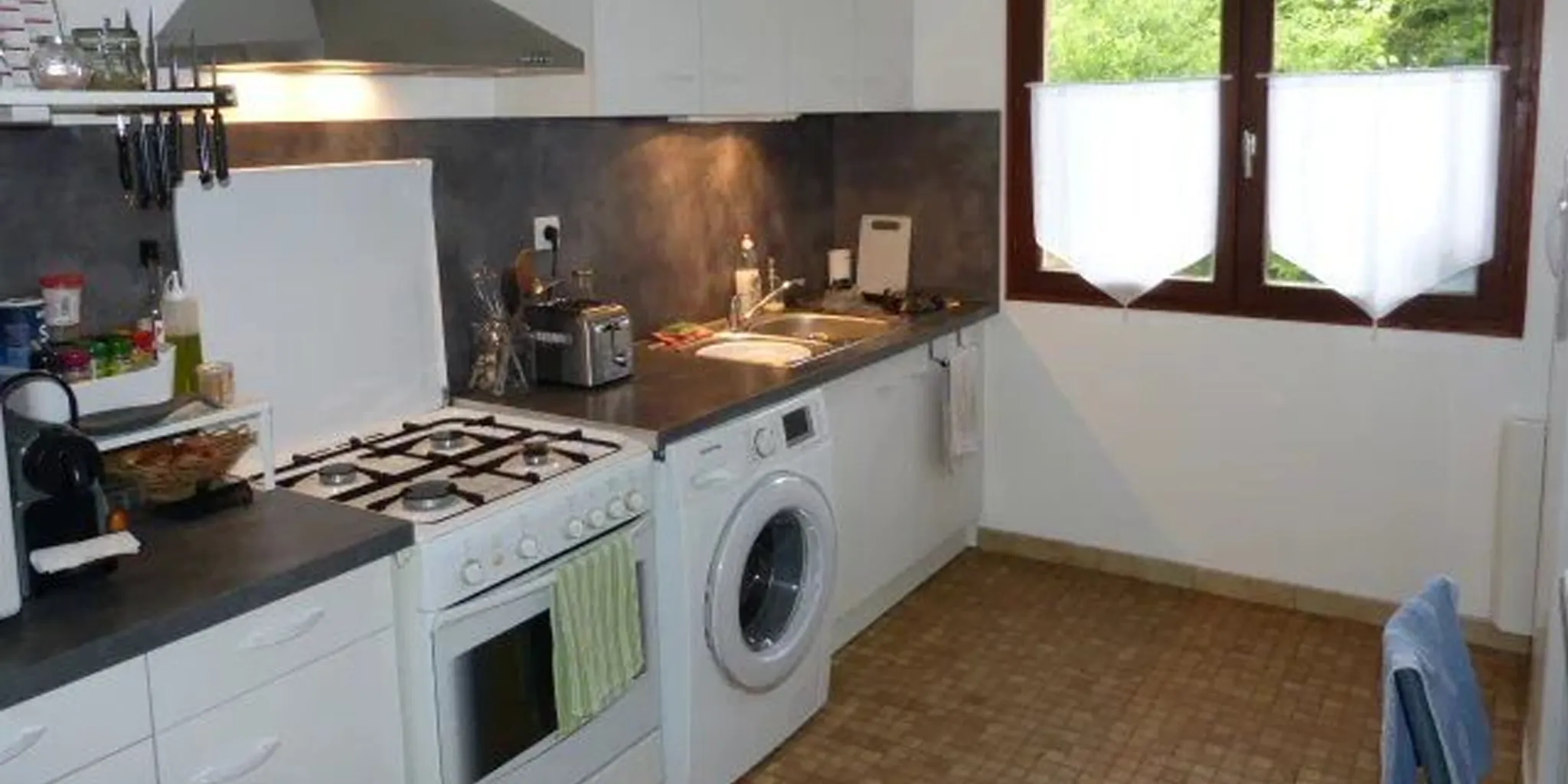 Cuisine aménagée Maison de plain-pied de 75 m2 avec garage et jardin à vendre sur Tours-Nord à proximité de Auchan - La Petite Arche | Vente 37