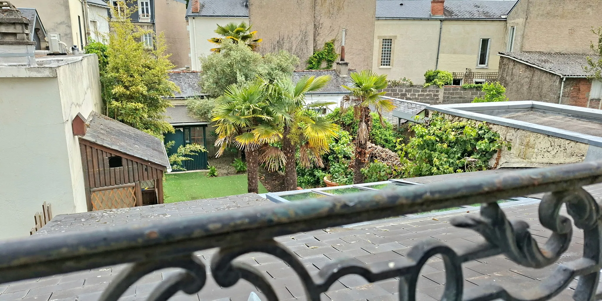  Vue jardin du balcon Maison de 135 m2 avec jardin et 3 chambres à vendre sur Tours Centre  | Vente 37