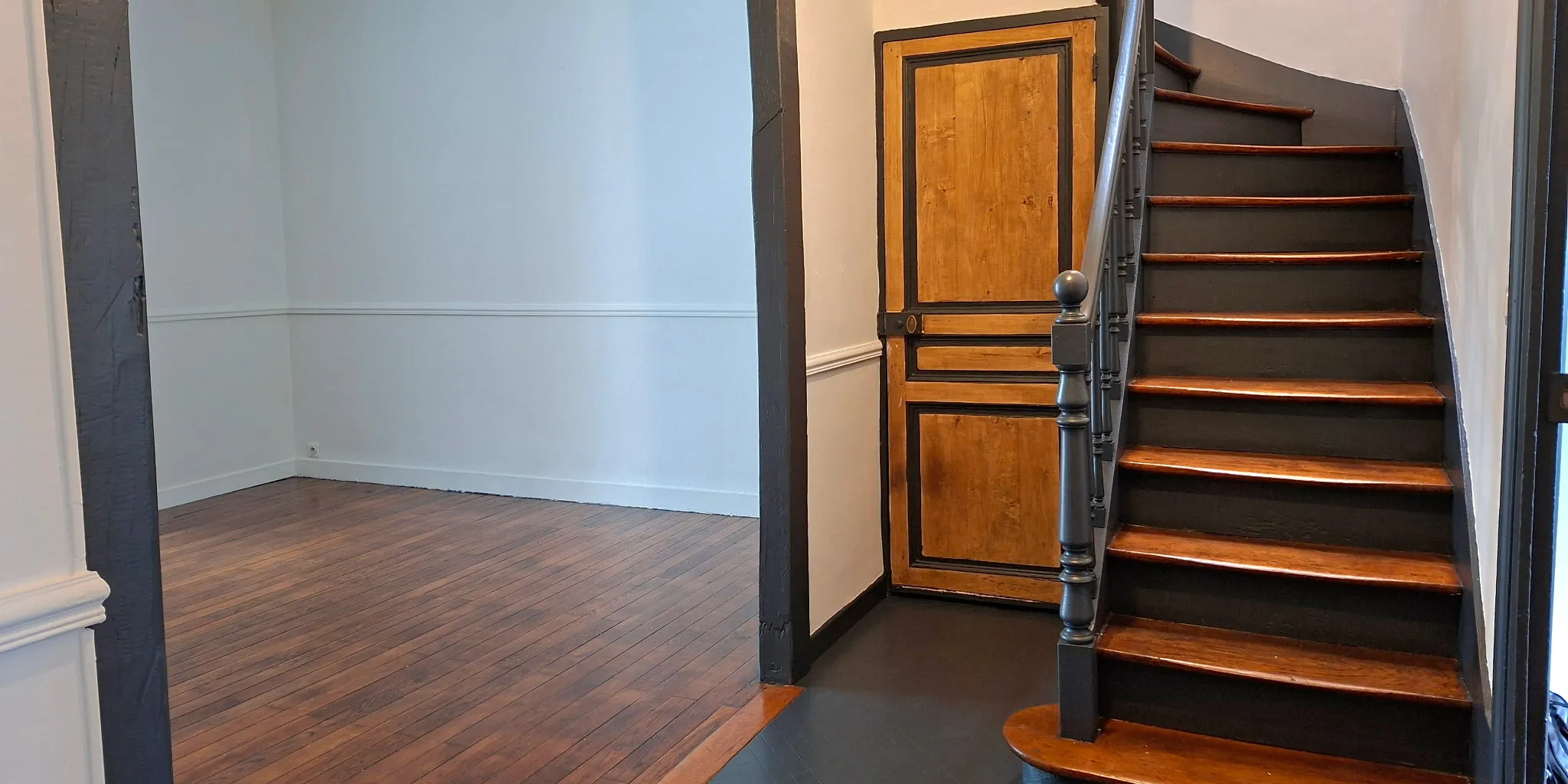 Vue entrée intérieur Maison de 135 m2 avec jardin et 3 chambres à vendre sur Tours Centre  | Vente 37