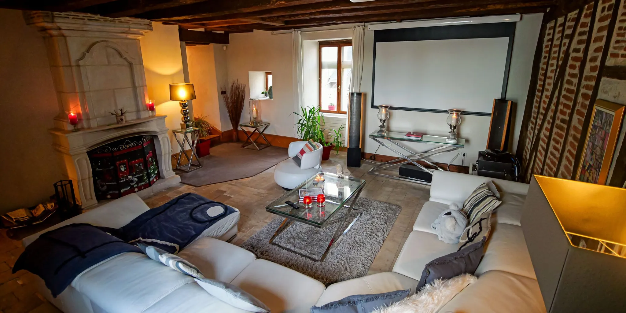 Deuxième salon avec télé Maison historique de 300 m2 env. à vendre sur Saint-Cyr-sur-Loire en bord de La Loire | Vente 37