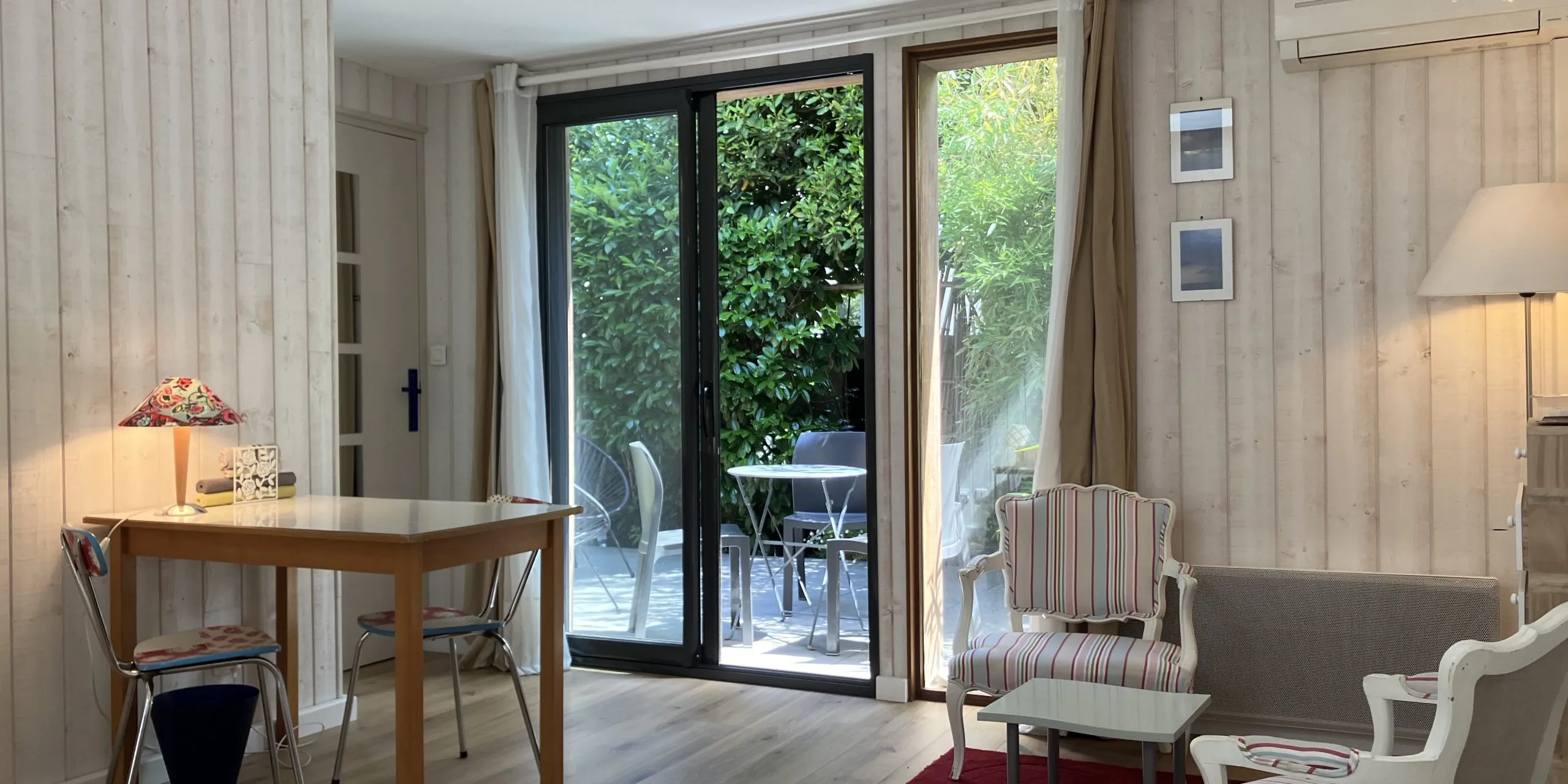 Salle à manger avec terrasse Maison de 120 m2 avec studio à proximité de l'hôpital bretonneau dans rue calme à vendre sur Tours Centre  | Vente 37