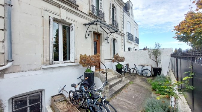 Image facade demeure maison a vendre sur saint-cyr-sur-Loire | Vente 37.fr • Bien proposé par GAUTARD Immobilier