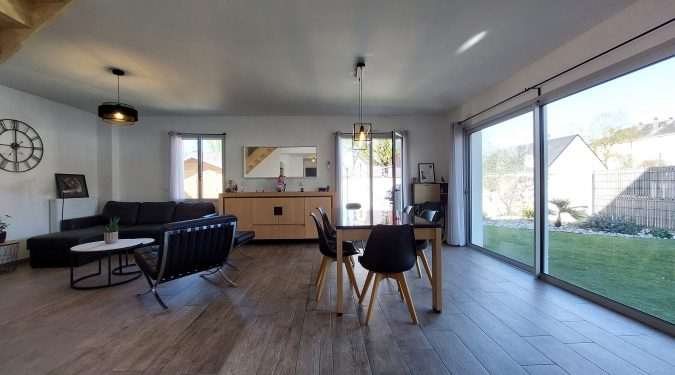 image salle à manger salon maison à vendre sur Tours Nord PO les 13 et 14 juin 2025 | Vente 37.fr • Bien proposé par GAUTARD Immobilier