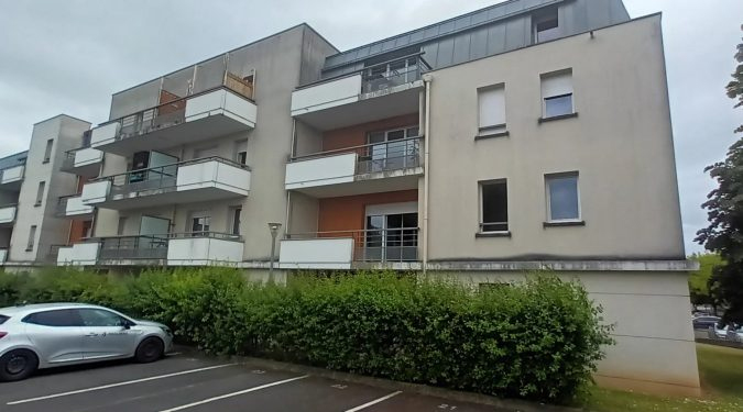 Vue immeuble T2 loué avec terrasse parking pour investir sur Chambray-Lès-Tours | Vente 37.fr • Bien proposé par Tours'N Gestion Immo 37'