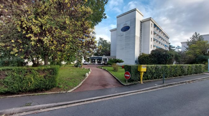 Vue facade immeuble cote rue appartement résidence seniors à vendre sur Tours | Vente 37.fr • Bien proposé par GAUTARD Immobilier