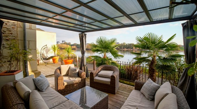 Image terrasse bord de loire maison de 285 m2 à achter pour investir sur saint-cyr-sur-loire Vente 37.fr • Bien proposé par GAUTARD Immobilier