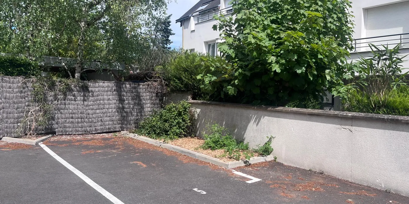 Place de parking privé Appartement Type 2 de 40 m2 proche IUT à vendre sur Tours Nord Quartier St Symphorien | Vente 37