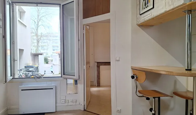 Vue entrée avec bureau Appartement Type 2 de 35 m2 env. avec cave à vendre sur Tours Quartier Velpeau | Vente 37.fr