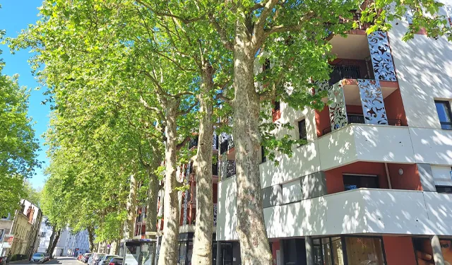 vue façade résidence récente avec Appartement T2 de 50 m2 env. avec terrasse et parking privé à vendre sur Tours Centre proche bords de Loire | Vente 37